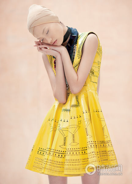 UՈDƤBȹ Holly Fulton{ɫ׺b Giorgio Armanib Marisfrolg