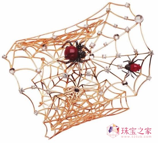 自然主義珠寶點(diǎn)亮裝扮