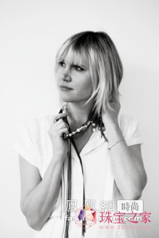 M/G TASAKI˼OӋ——Melanie Georgacopoulos