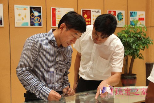 Ї(gu)錚ʯИI(y)f(xi)(hu)(hu)L(zhng)ʷ󣩅^mI(y)@