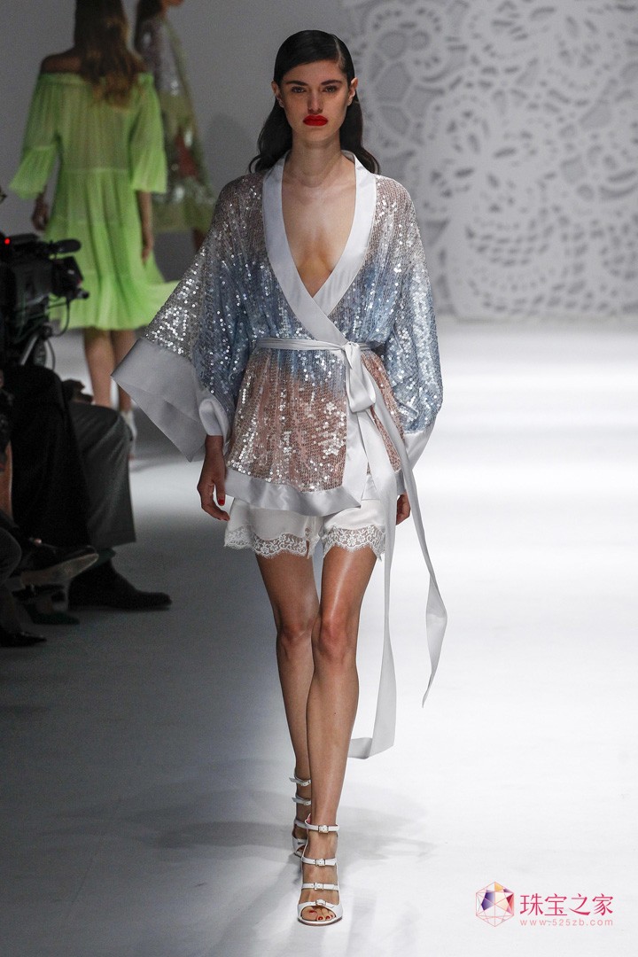 ԸУBlumarine 2018ϵЕrb