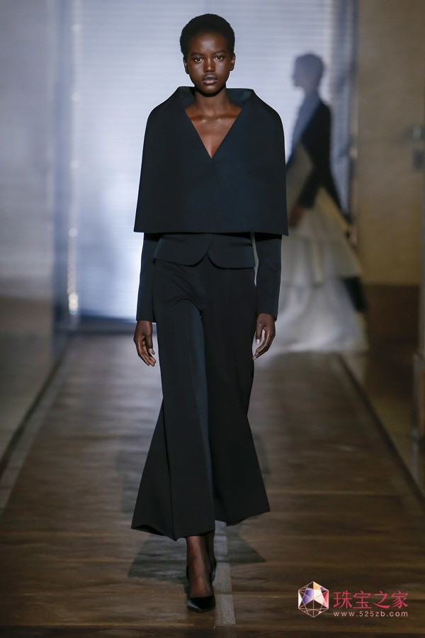 Givenchy ɫ 2018 ߶rb