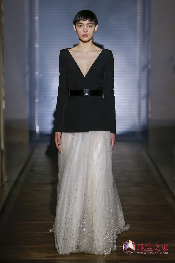 Givenchy ɫ 2018 ߶rb