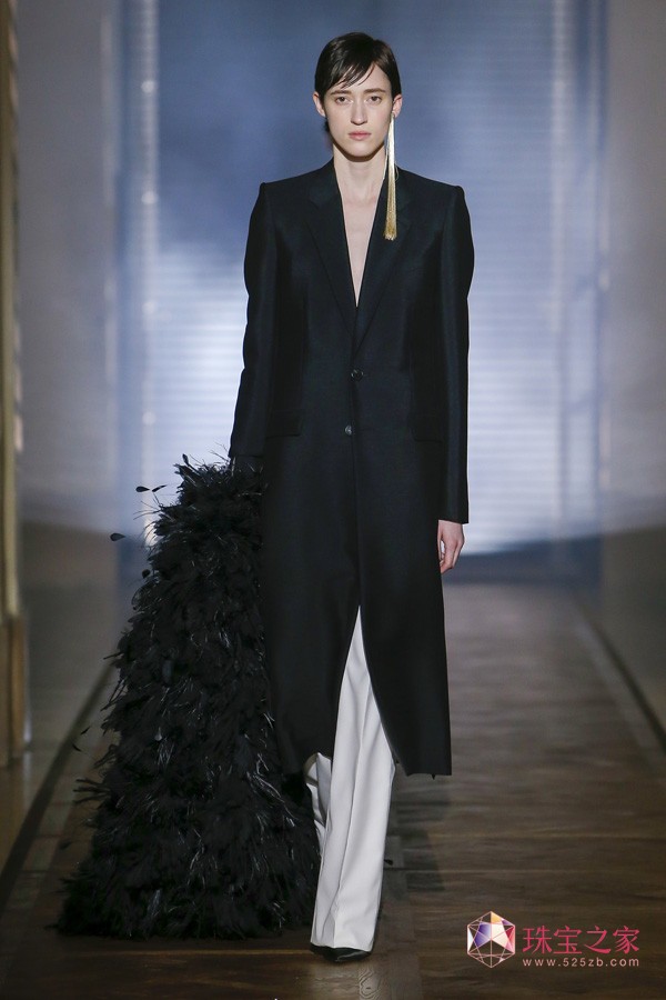 Givenchy ɫ 2018 ߶rb