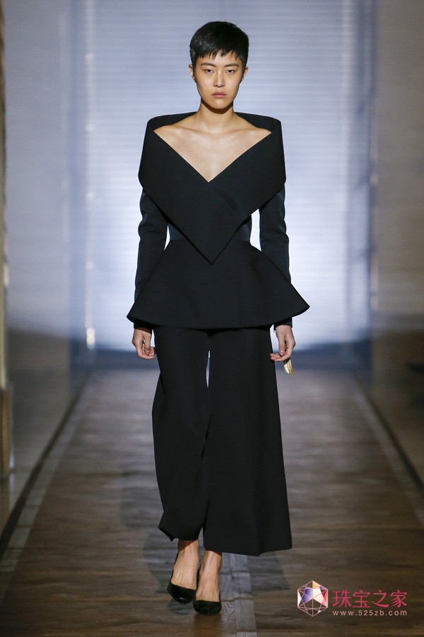 Givenchy ɫ 2018 ߶rb