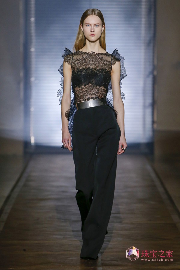 Givenchy 2018ϵи߶rb